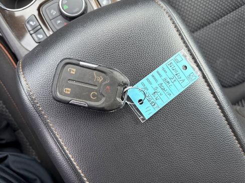 Used 2023 GMC Acadia AT4 image 41