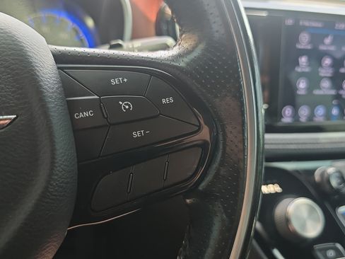 Used 2020 Chrysler Pacifica Limited FWD image 25