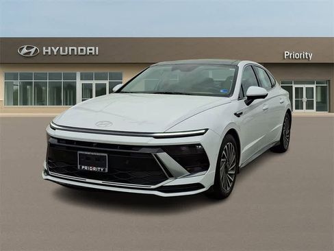 Used 2025 Hyundai Sonata Limited image 1