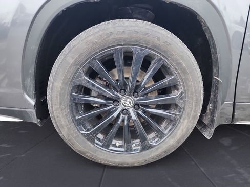 Certified 2023 Toyota Highlander XSE image 14