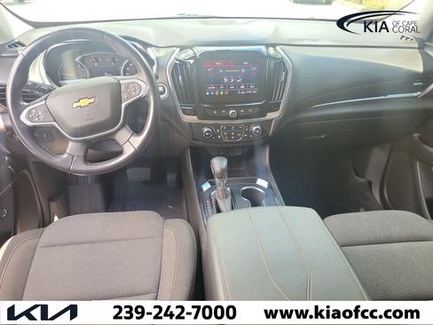 Used 2021 Chevrolet Traverse LT FWD image 17