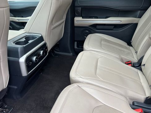 Used 2023 Ford Expedition Max Limited image 11