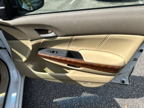 Used 2009 Honda Accord EX-L image 18