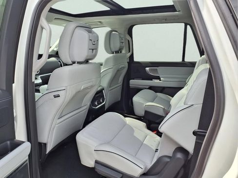New 2027 Ford Expedition Max Platinum w/ Platinum Ultimate Package AWD/4WD image 22