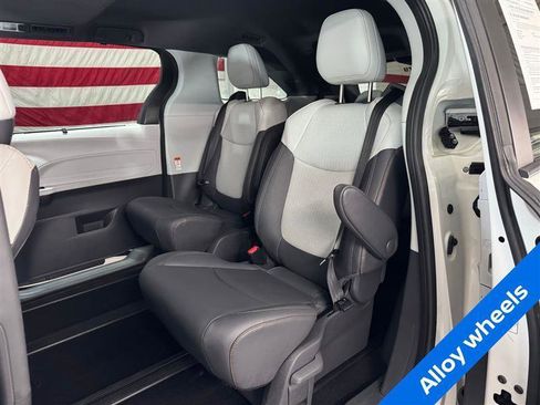 Used 2021 Toyota Sienna XSE w/ XSE Plus Package image 10