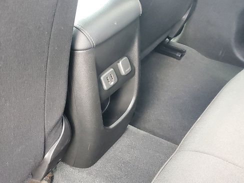 Used 2021 Chevrolet Colorado LT image 11