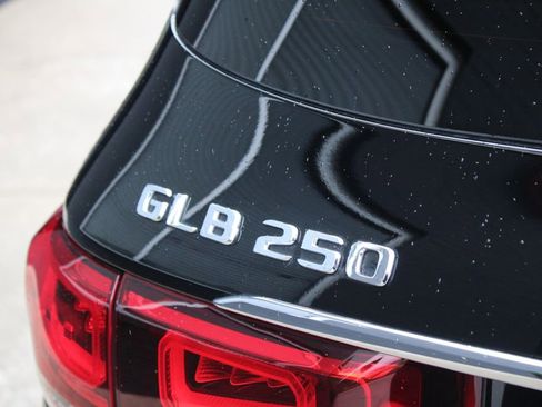 Used 2023 Mercedes-Benz GLB 250 4MATIC image 59