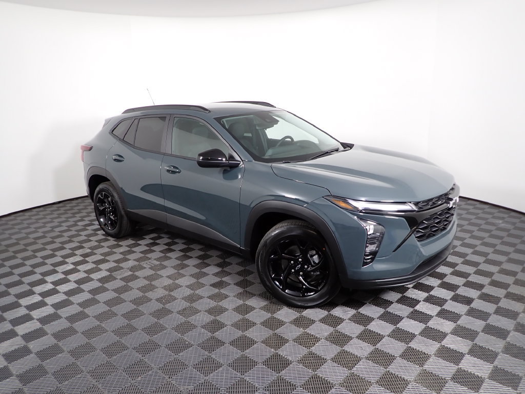 New 2026 Chevrolet Trax LT w/ Midnight Edition FWD image 7