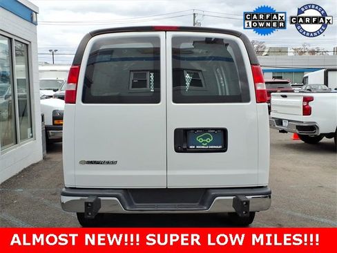 Used 2023 Chevrolet Express 2500 w/ Driver Convenience Package image 5