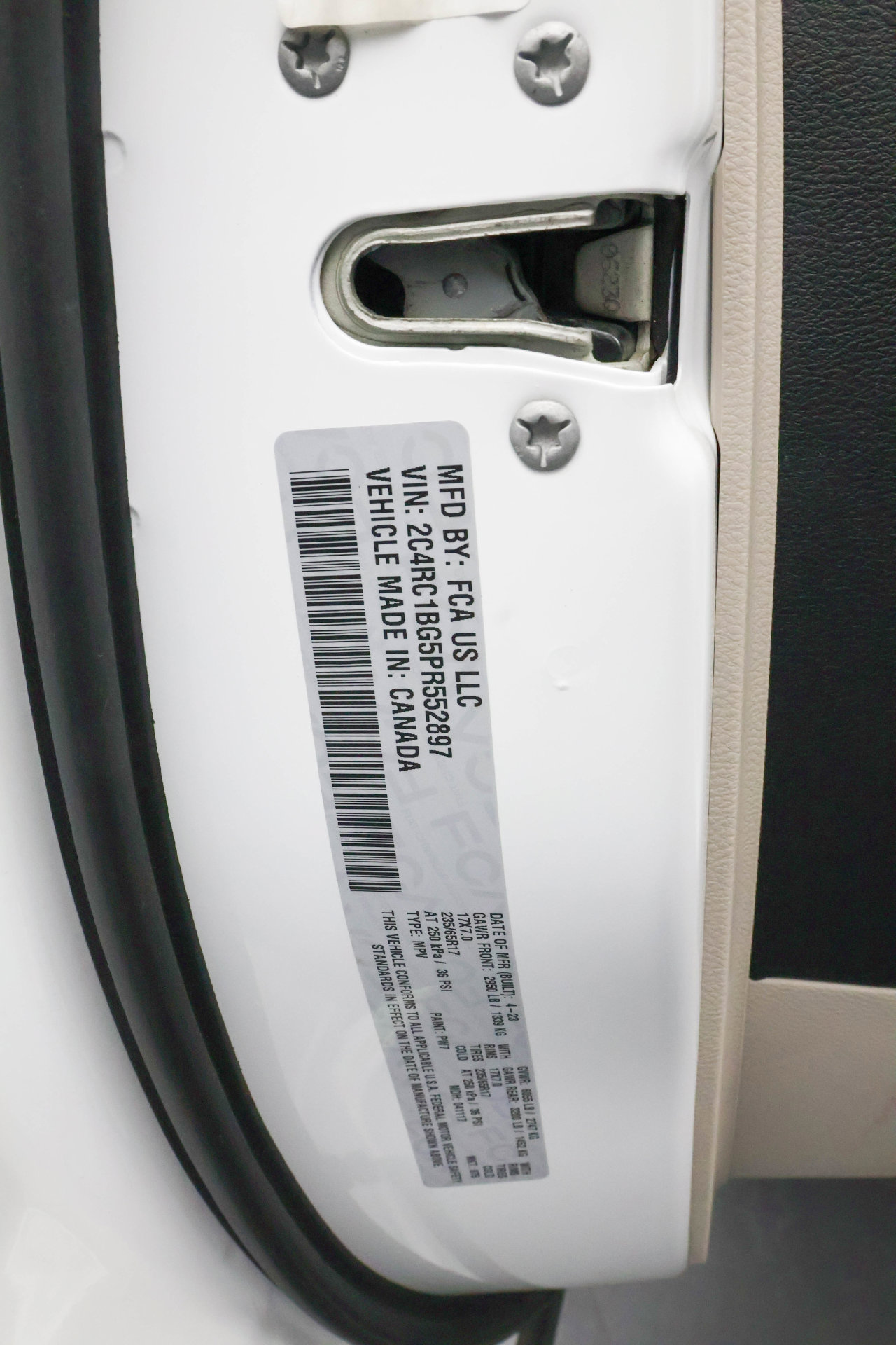Used 2023 Chrysler Pacifica Touring-L FWD image 47