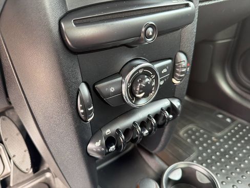 Used 2011 MINI Cooper Hardtop image 25