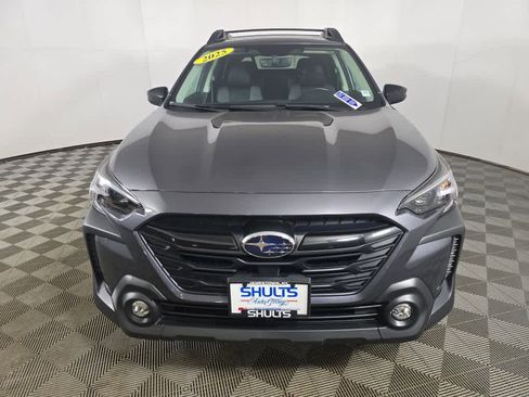 Used 2025 Subaru Outback Onyx Edition image 3