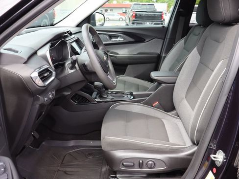 Used 2021 Chevrolet TrailBlazer LT w/ Convenience Package FWD image 4