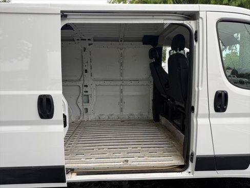 Used 2025 RAM ProMaster 2500 w/ Convenience Group FWD image 14