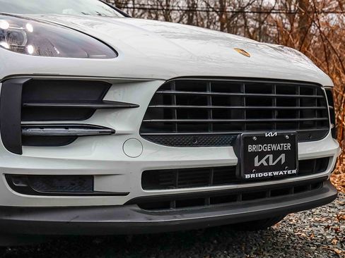 Used 2021 Porsche Macan image 28