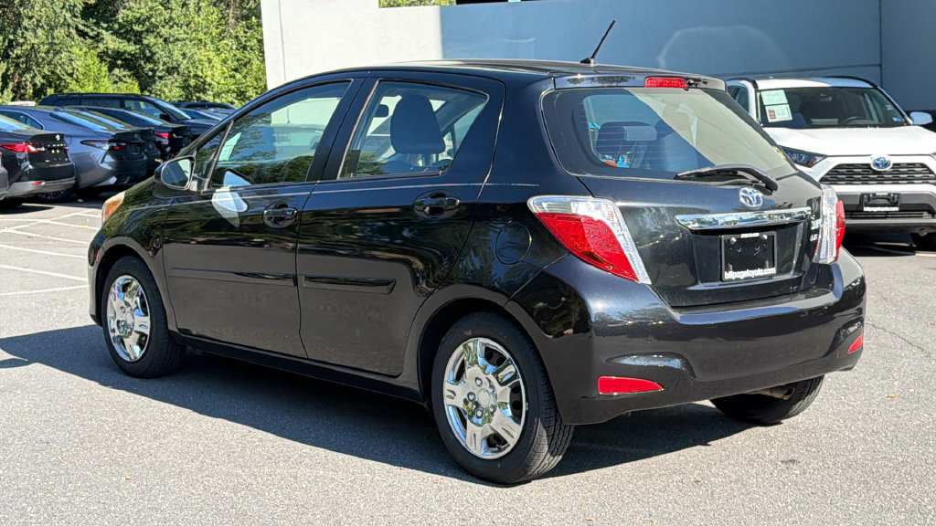 Used 2012 Toyota Yaris LE FWD image 3