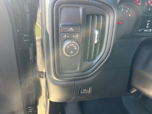 Used 2020 Chevrolet Silverado 1500 Custom w/ Custom Value Package RWD image 14