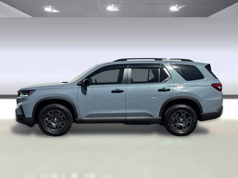 Certified 2023 Honda Pilot TrailSport image 2