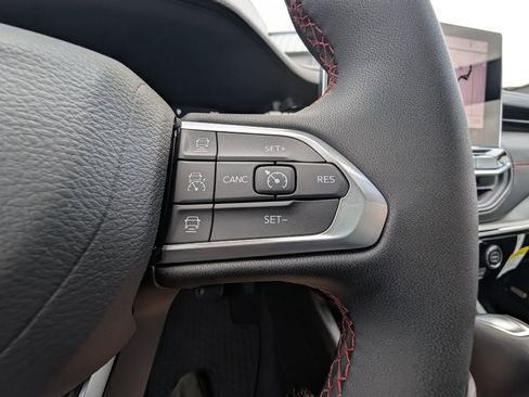 New 2026 Jeep Compass Trailhawk w/ Sun, Sound & Navigation Group image 18