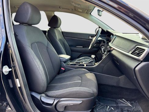 Used 2019 Kia Optima LX image 25