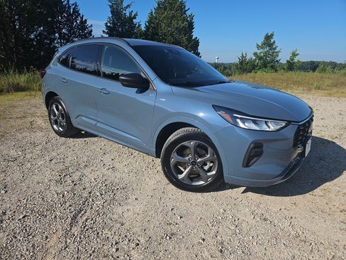 Used 2024 Ford Escape ST-Line w/ Equipment Group 301A FWD image 2