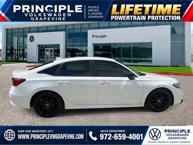 Used 2025 Honda Civic Sport image 4