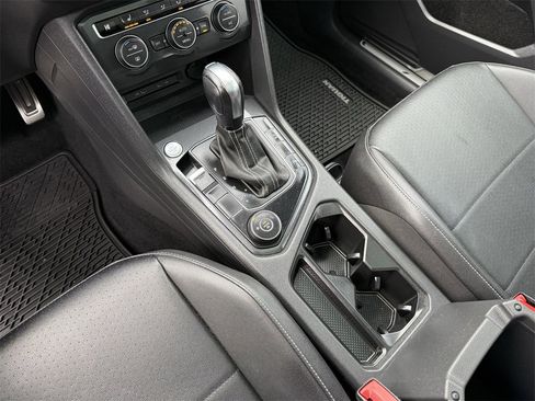 Used 2021 Volkswagen Tiguan SE R-Line image 29