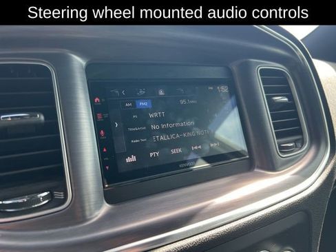 Used 2015 Dodge Charger SE w/ Sport Appearance Group image 7