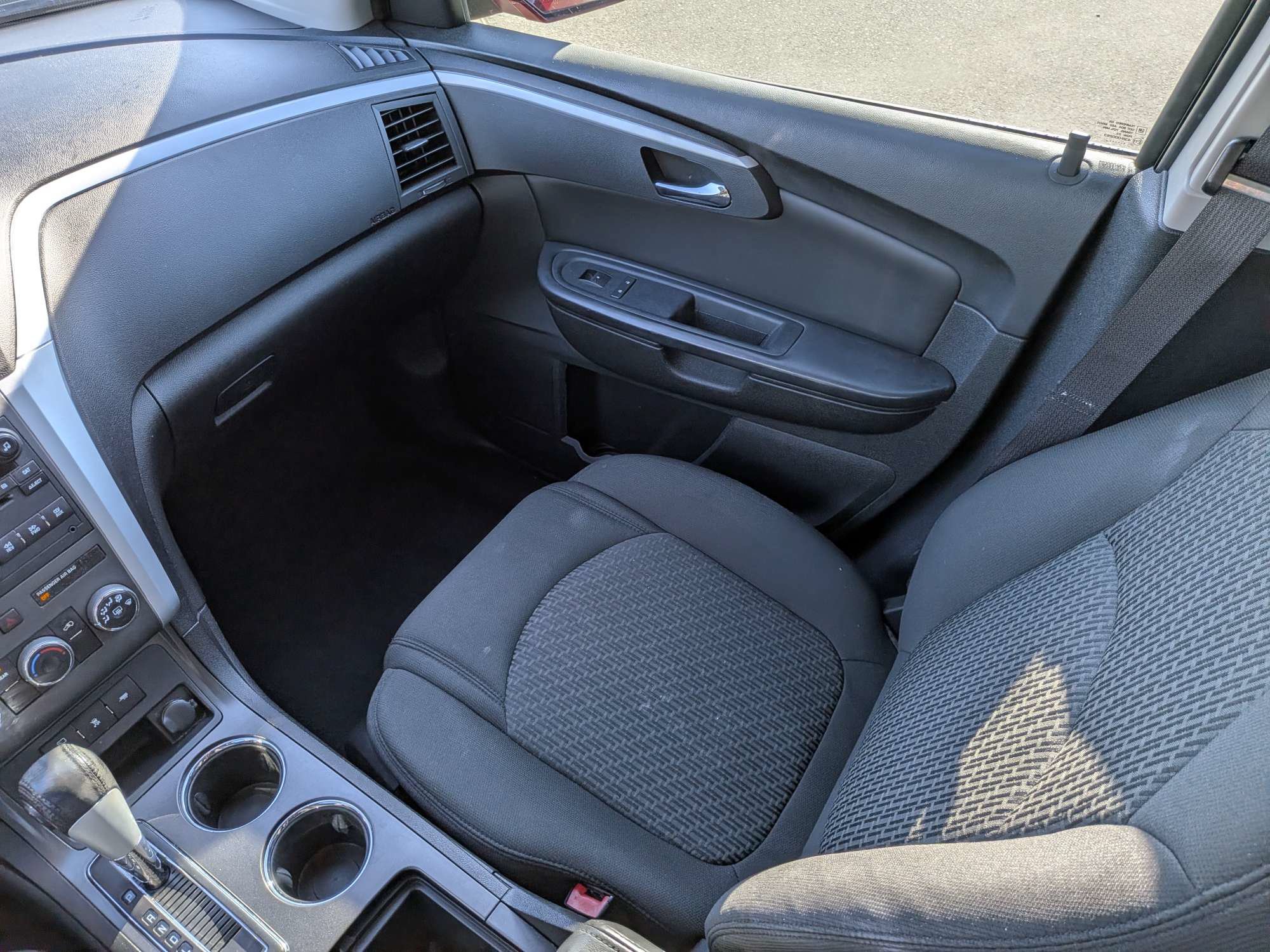 Used 2012 Chevrolet Traverse LT w/ LPO, 'HIT The Road' Package FWD image 18