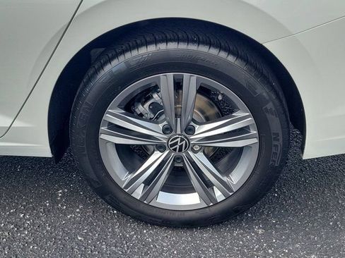 Certified 2024 Volkswagen Jetta SE FWD image 30