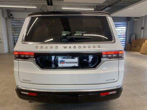 Used 2023 Jeep Grand Wagoneer Series III AWD/4WD image 6