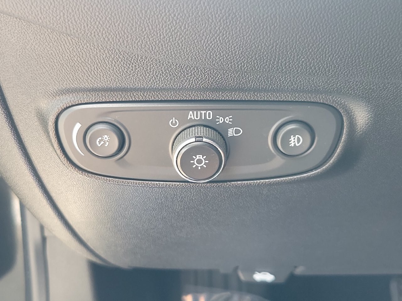 Certified 2021 Chevrolet Equinox Premier w/ Redline Edition FWD image 31