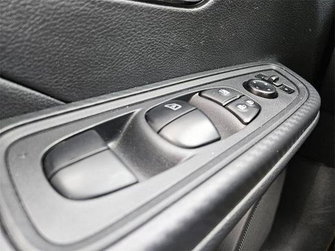 Certified 2025 Nissan Versa SV w/ Trunk Package image 28