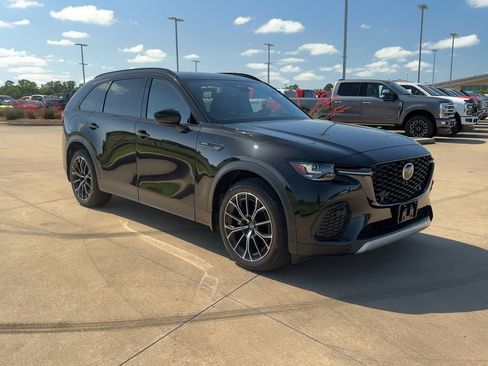 Used 2025 MAZDA CX-70 Plug-In Hybrid w/ Premium Plus image 2