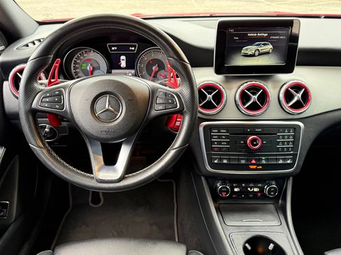 Used 2017 Mercedes-Benz GLA 250 4MATIC image 11