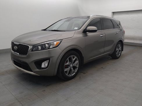 Used 2017 Kia Sorento SX FWD image 2