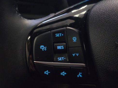 Used 2025 Ford Escape Platinum w/ Premium Technology Package image 39