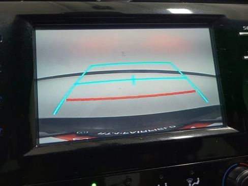 Used 2018 Toyota Camry LE FWD image 30