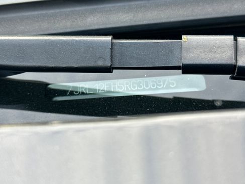 Used 2024 Volvo S60 B5 Plus w/ Climate Package FWD image 3
