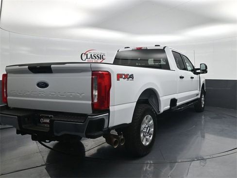 Used 2023 Ford F250 XLT w/ FX4 Off-Road Package image 7
