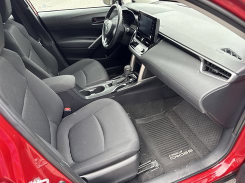 Used 2022 Toyota Corolla Cross LE FWD image 30