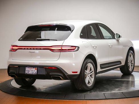 Certified 2022 Porsche Macan AWD/4WD image 7