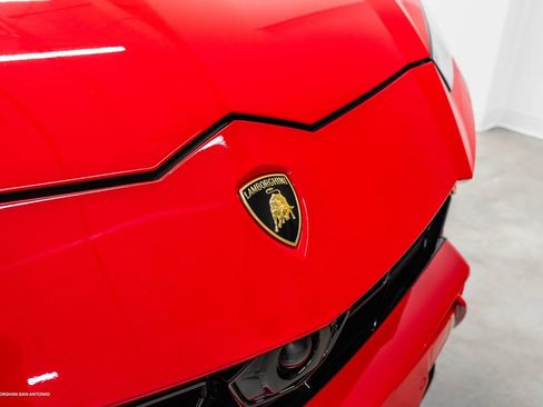Used 2022 Lamborghini Urus AWD/4WD image 13