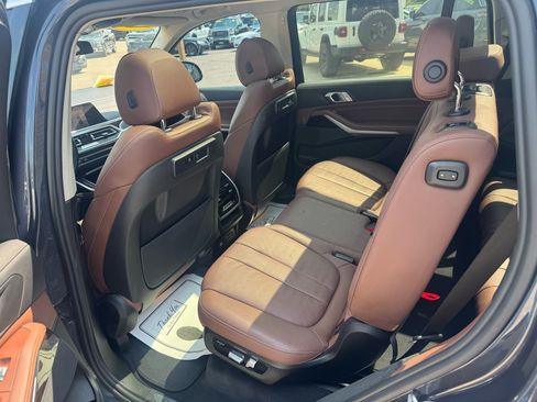 Used 2021 BMW X7 xDrive40i w/ Parking Assistance Package image 9