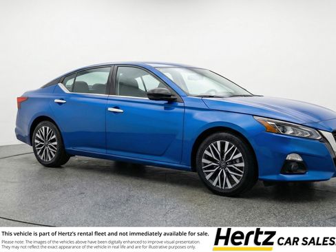 Used 2025 Nissan Altima 2.5 SV FWD image 1