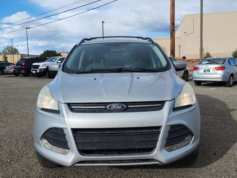 Used 2016 Ford Escape SE w/ Equipment Group 201A image 2