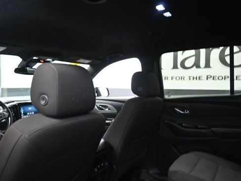 Used 2023 Chevrolet Traverse LT image 25