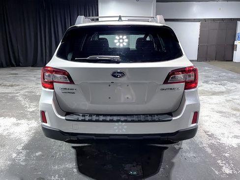 Used 2017 Subaru Outback 2.5i Limited image 7