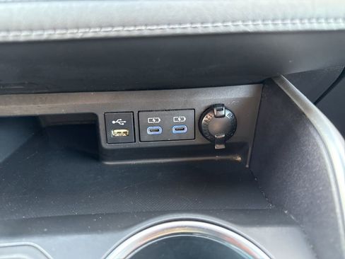 Used 2022 Toyota Highlander LE image 29