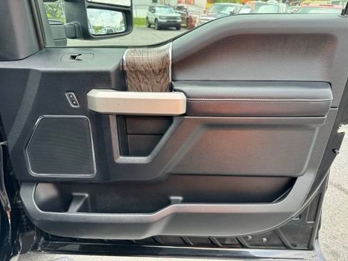 Used 2017 Ford F250 Lariat w/ Lariat Ultimate Package AWD/4WD image 18